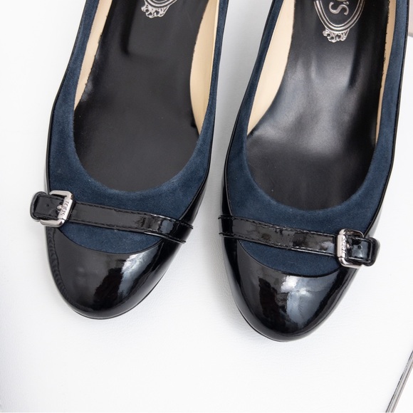 TOD’S . Navy Suede Kitten Heels - Picture 16 of 16